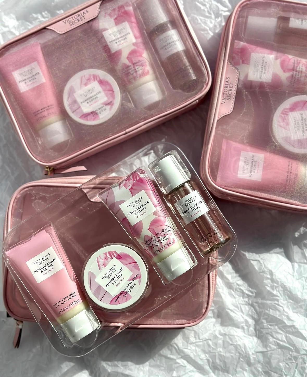 Set de 4 produits Pomegranate & Lotus avec trousse de Victoria's Secret🎁