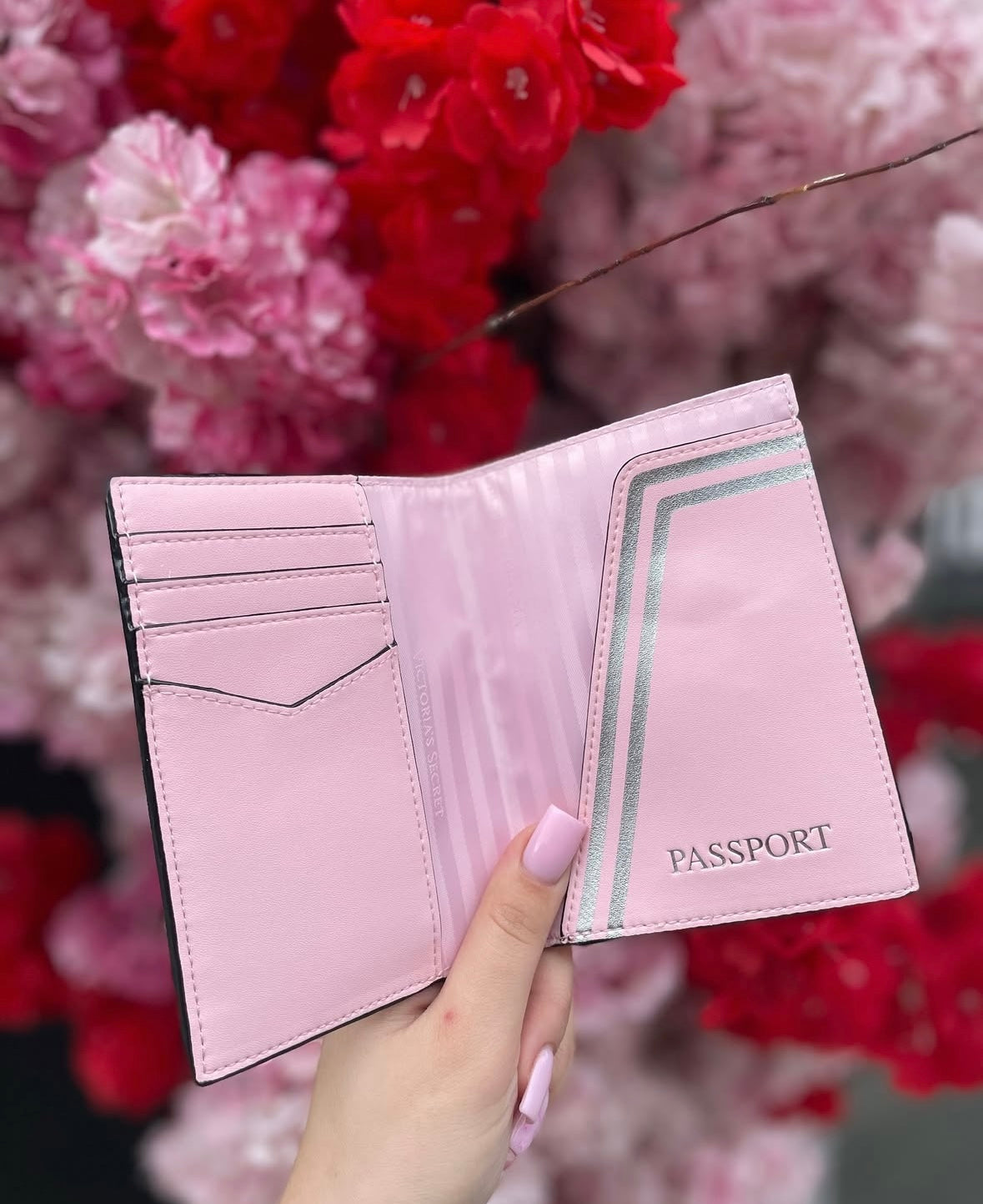 Étui pour passeport de Victoria's Secret✈️