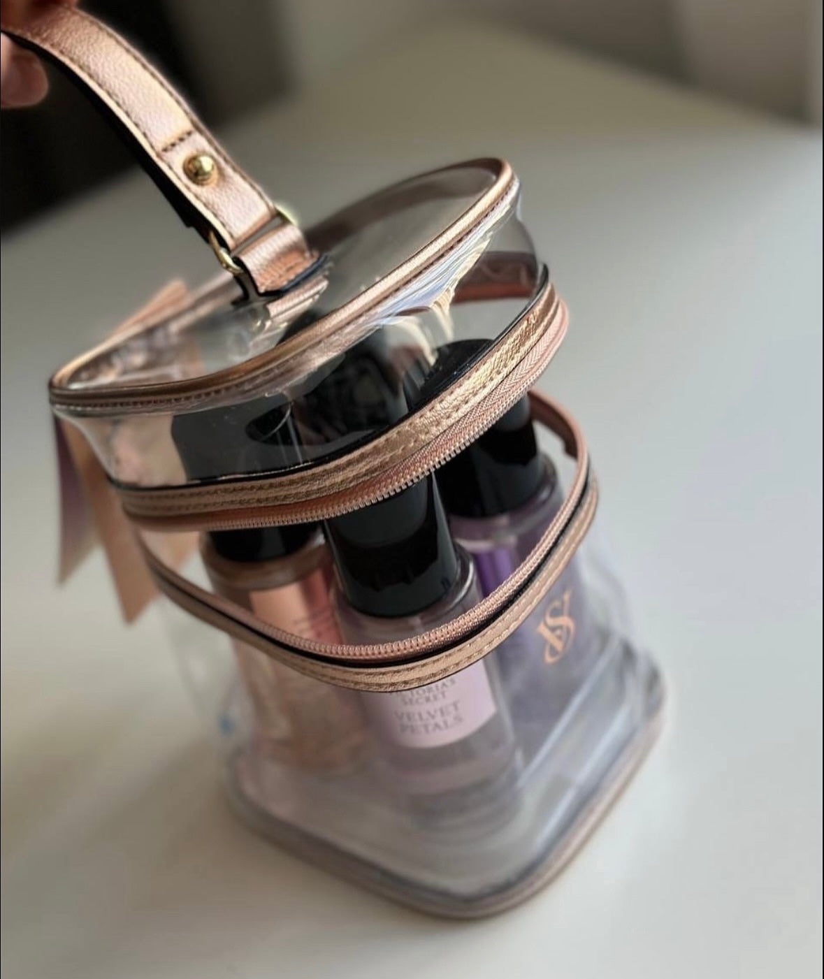 Set de 4 brumes (4x75ml) avec trousse de Victoria's Secret🎁