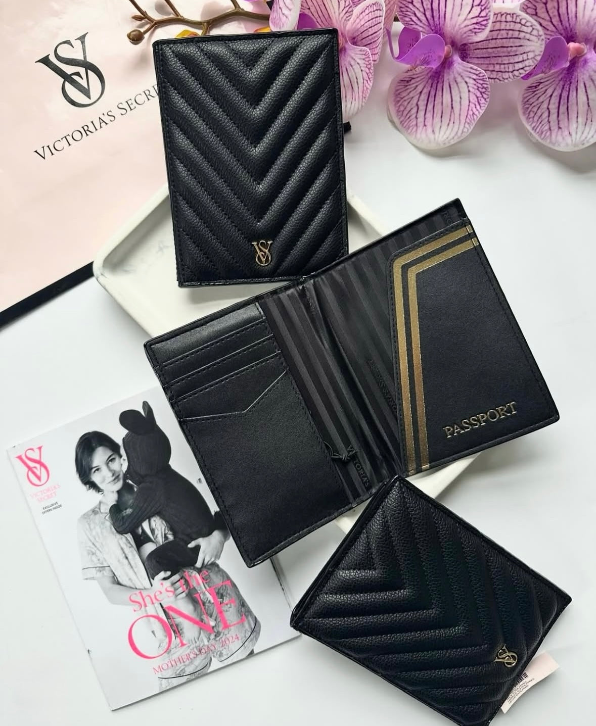 Étui pour passeport de Victoria's Secret✈️
