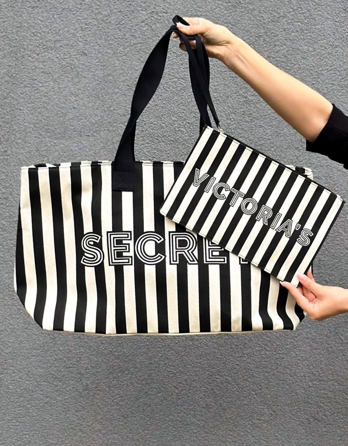 Sac de plage avec pochette assortie de Victoria's Secret🖤🤍