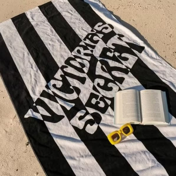 Serviette de plage en cotton de Victoria's Secret🌊