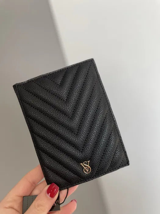 Étui pour passeport de Victoria's Secret✈️