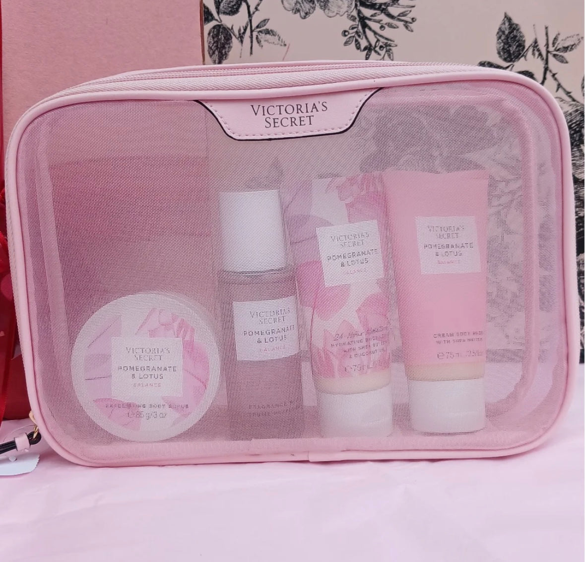 Set de 4 produits Pomegranate & Lotus avec trousse de Victoria's Secret🎁
