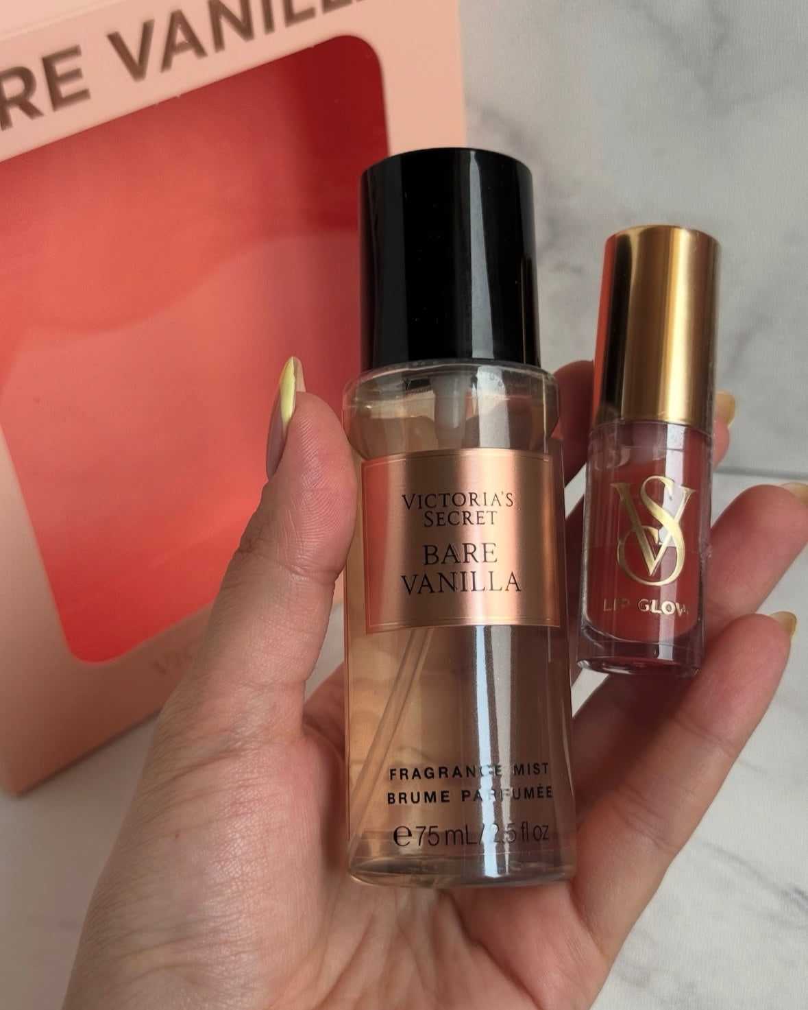 Coffret cadeau 2 pièces Bare Vanilla Mist & Kiss Victoria's Secret💛