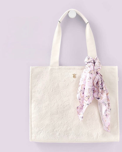 Grand sac à motif floral en relief avec écharpe de Victoria's Secret🤍