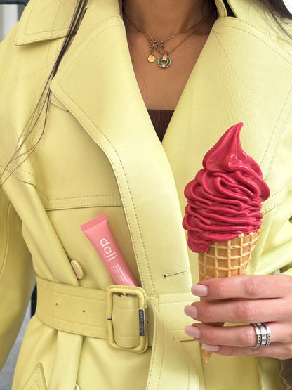 Baume à lèvres au frappé à la fraise - Strawberry Milkshake🍓